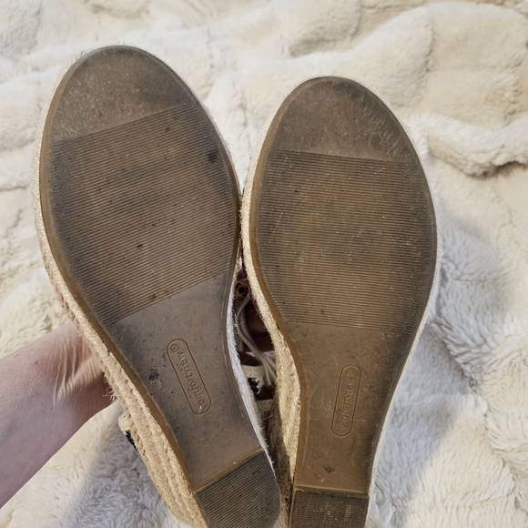 Comfortview Rainbow Striped Espadrilles - Picture 3 of 8